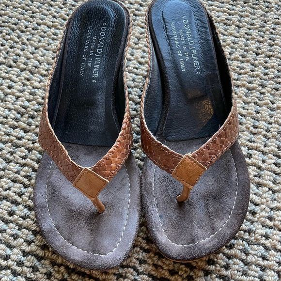 Donald J Pliner Sandals made in the mountains of Italy! - Picture 2 of 7